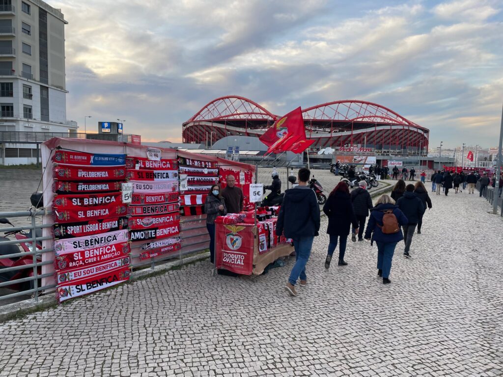 Fans på vej til Estadio da Luz i Lissabon.