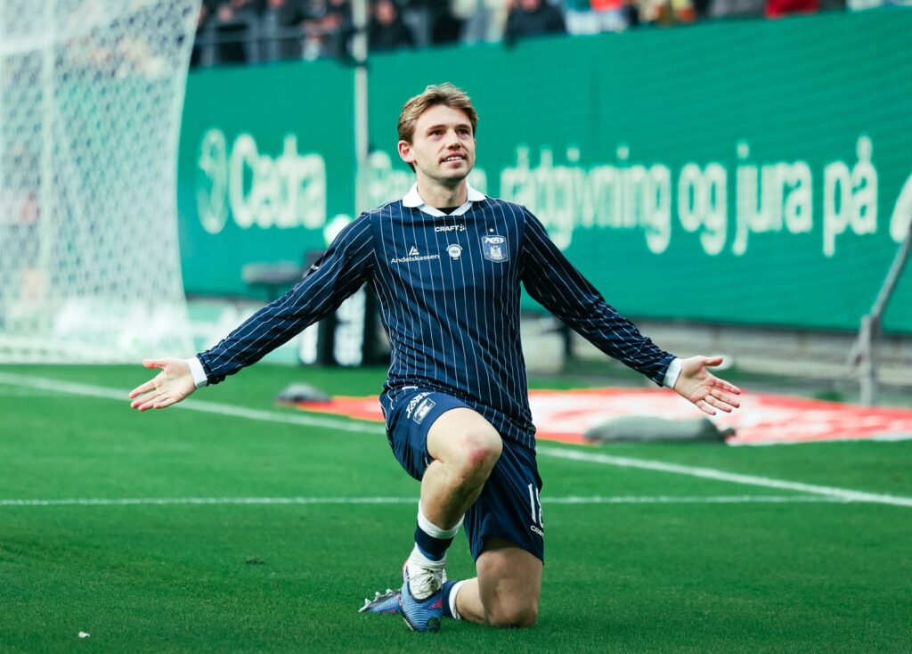 Callum McCowatt jubler mod Horsens.
