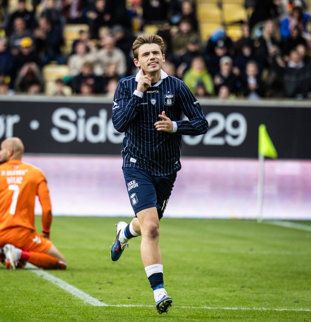 Callum McCowatt scorer mod AC Horsens.