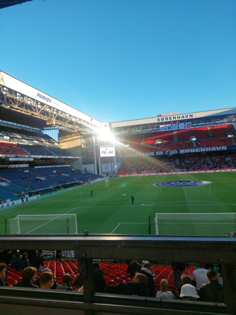 AGF-fans på tribunen i Parken.